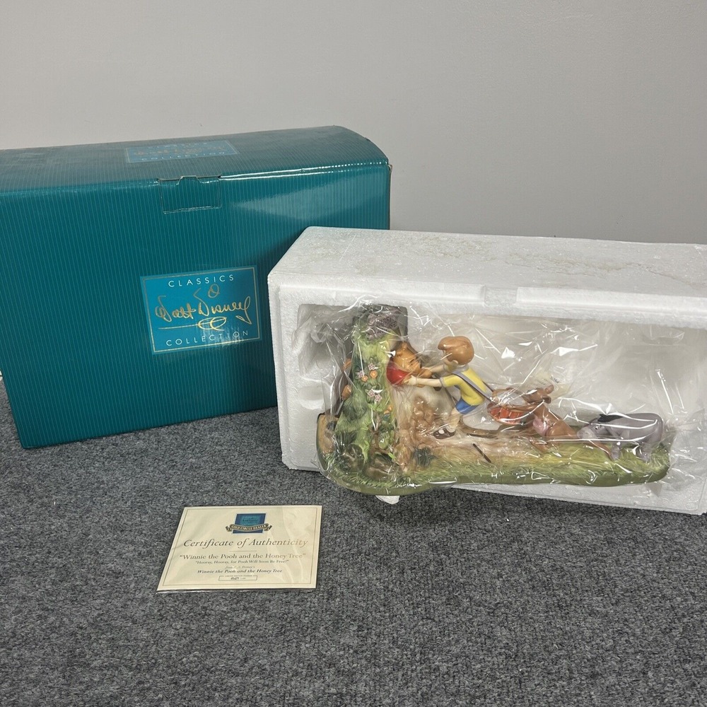 WDCC Disney Winnie The Pooh Hooray for Pooh Will Soon Be Free w/ COA NOS